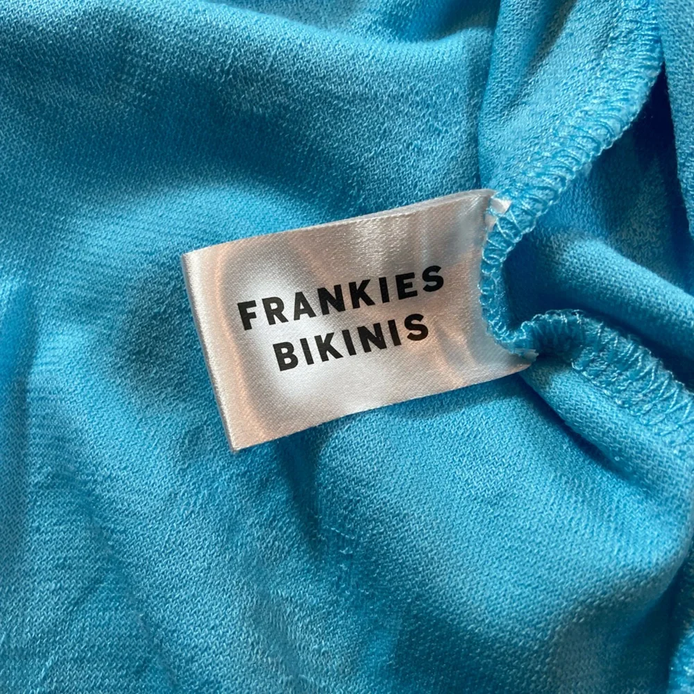 Frankies Bikinis Button Down Long‎ Sleeve Top Cover up Size Medium